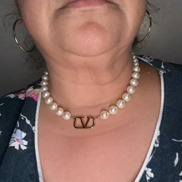 Preloved Valentino pearl necklace pristine condition comes with original box. - Picture 8 of 9